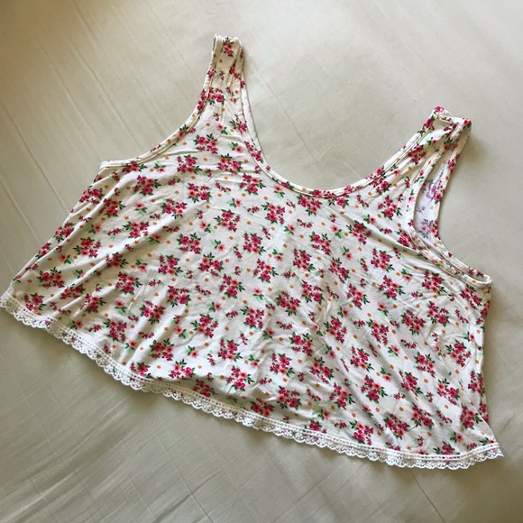 Forever 21 Tops - FOREVER 21 Floral Cropped Top Tank